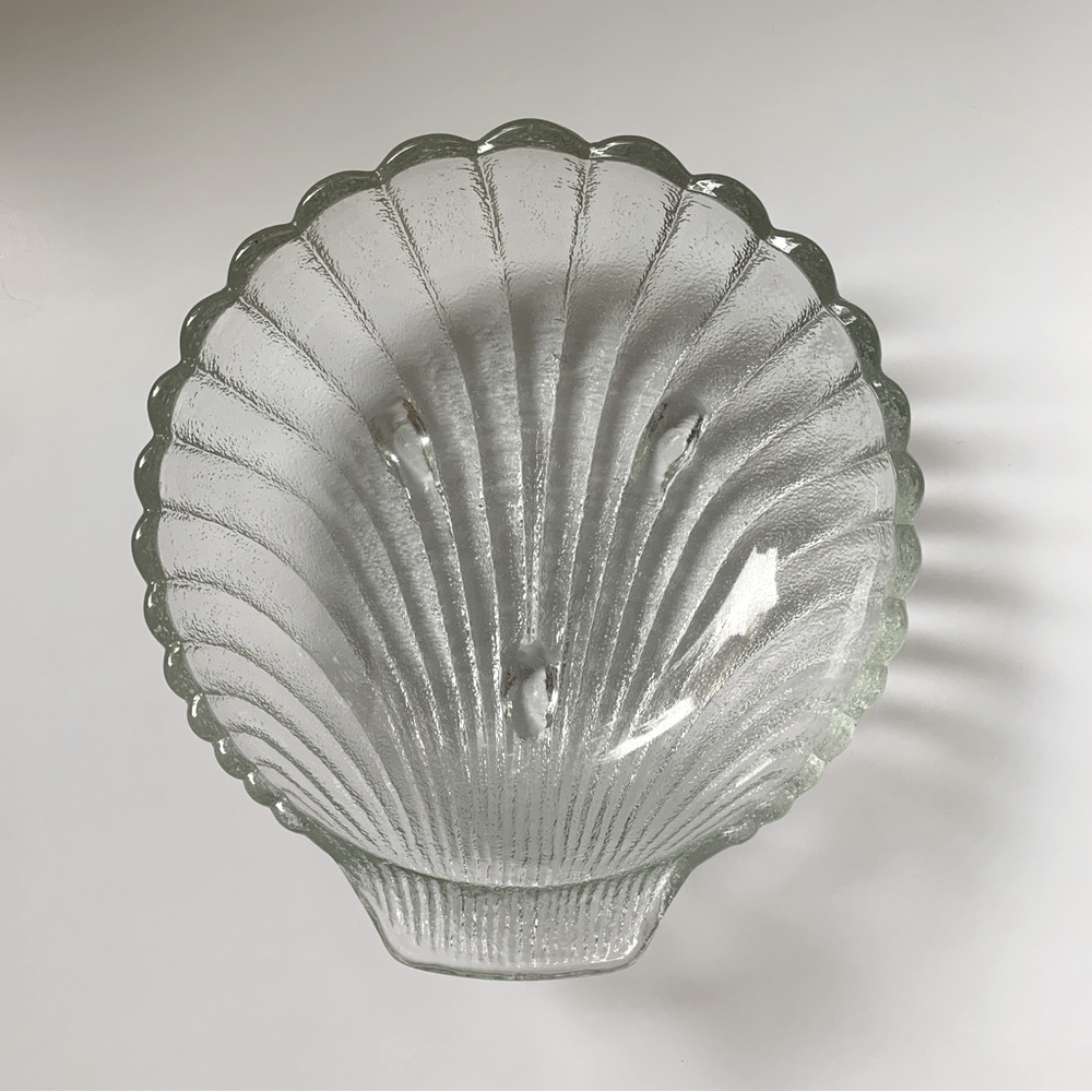 Anchor Hocking Clam Shell Bowl